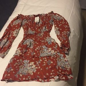 Perfect for fall brand new off the shoulder dress